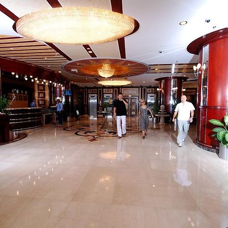 Al Bustan Tower Hotel Suites Şarja Dış mekan fotoğraf