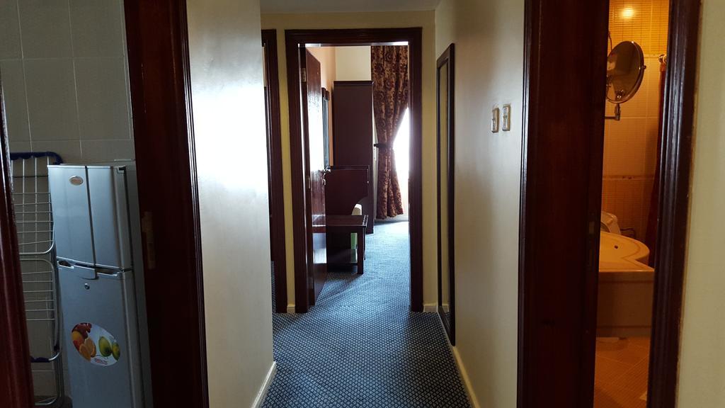 Al Bustan Tower Hotel Suites Şarja Dış mekan fotoğraf