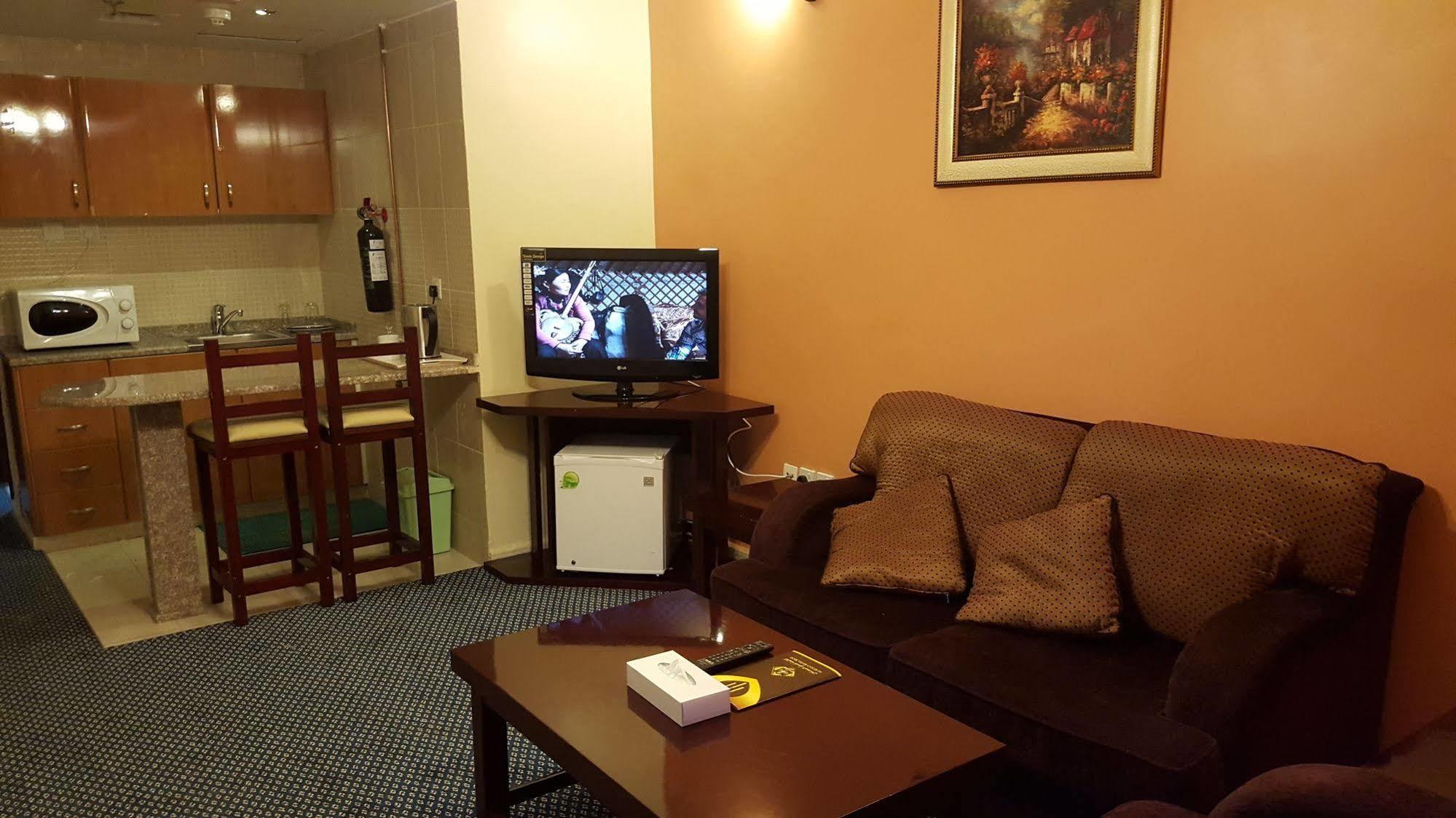 Al Bustan Tower Hotel Suites Şarja Dış mekan fotoğraf