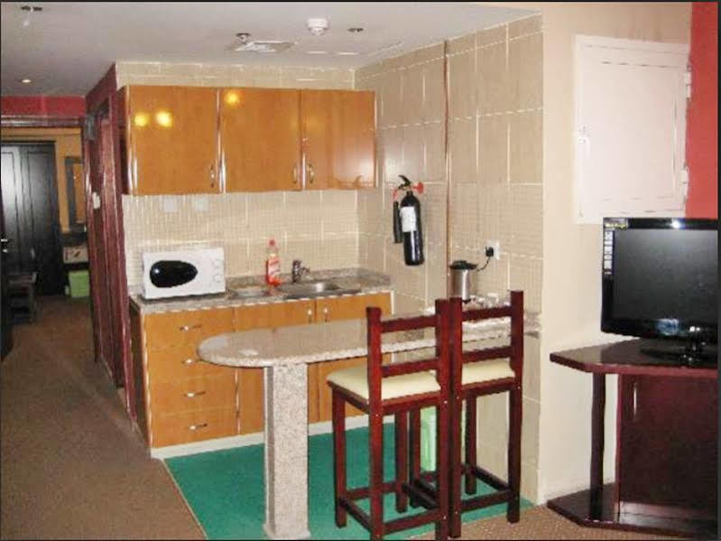 Al Bustan Tower Hotel Suites Şarja Dış mekan fotoğraf